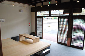 正面入り口土間