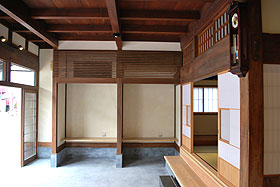 正面入り口土間