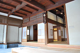 正面座敷スペース